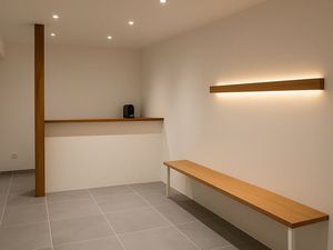 Bureau 37 m² rénové – Très lumineux – RDC – Parking – Fibre incluse