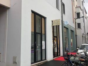 Local commercial à louer ECULLY centre  toutes activités