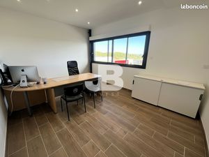 Bureau professionnel indépendant – 67 m² – activité tertiaire uniquement