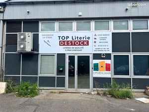 Local commercial ou bureaux à l’étage 80m2