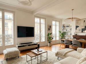 Grand appartement familial – 3 chambres & balcon