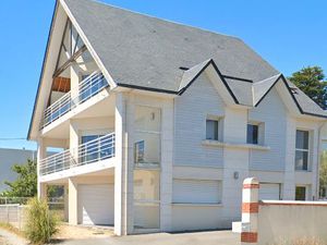 MAISON ou PETIT IMMEUBLE BUREAU 300 M2 VUE MER PROCHE BOURG SAINT MARC SUR MER