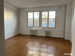 Studio 1 pièce 40 m²
