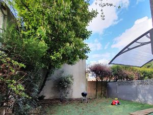 Appartement avec un petit jardin à louer