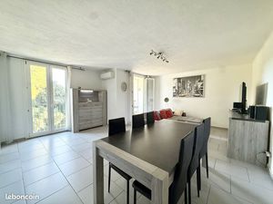 Type 3 de de 69 90 m² 13012 Marseille