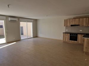 Location maison de type p4 avec cour et parking privatif