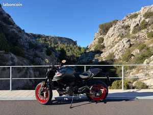 DUCATI MONSTER 937 AVEC OPTIONS