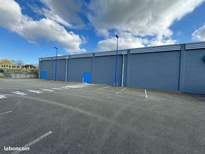 Local commercial 1320 m² PRE EN PAIL