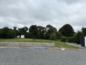 Loue terrain pour caravane ou camping car avec Eau et électricité