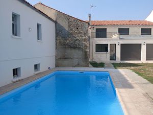 Elégante maison d'architecte en pierre entièrement rénovée