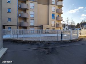 T2 meublé avec parking. Université  tramway