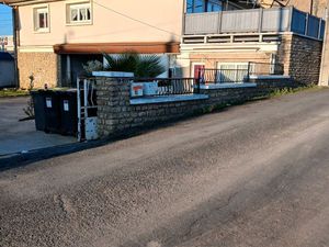 Maison à vendre proche des écoles et de toutes commodités. Maison 100 mètres carrés avec u