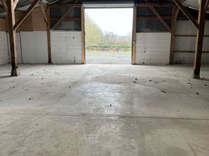 Hangar / Local / Garage -180m²