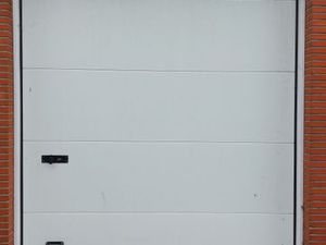 Garage spacieux 21 m² – Grande hauteur – Idéal van ou fourgon