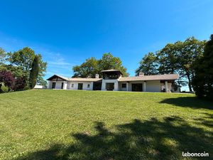 Propriété 5 pièces 240 m²