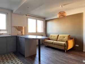 Paris 18e - Charmant 3 pièces traversant de 63m2  rénové et lumineux