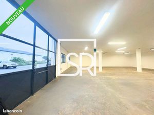 Local commercial 400 m²