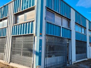 A vendre local 220m2 la grande motte