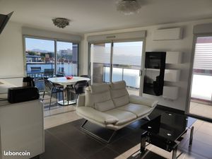 Rare à la vente à « Port Fréjus II »  bel Appartement T3/4 de 81m² au dernier étage  donna