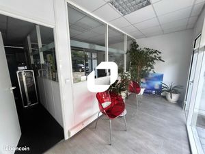 Local d'activité 318 m²