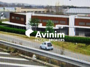 Local 1922 m² Roquettes