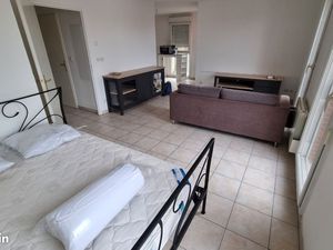 Studio meublé avec espace nuit