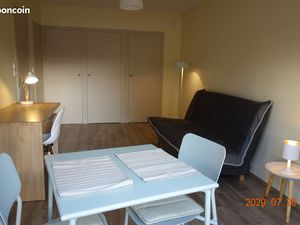 F1 très bon état chauffage et charges compris  disponible le 2 janvier 2026