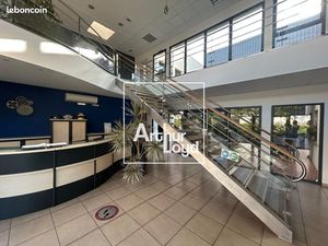 Local industriel 1 725 m²