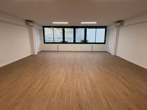 Bureaux entièrement rénovés – 55 m² – 3 parkings – Anglet