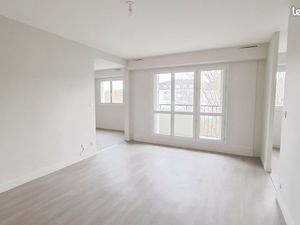 Grand T3 de 73 m² refait à neuf avec double séjour et balcon