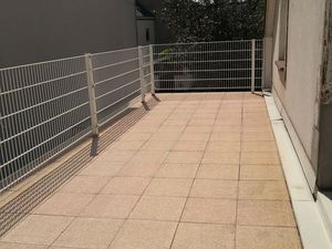 Appartement F3  1er et dernier étage dans maison Riedisheim centre  terrasse 25 m2