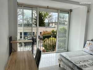 Location studio neuf meublé 22m2 à Palaiseau Lozère – 800 euros charge compris