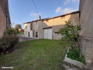 Maison de village à rénover avec dépendances