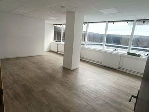 Bureau de 34m² à louer – Cergy Préfecture   avec place de parking