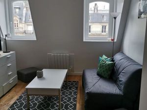 Appartement meublé de 27 m2 refait à neuf. Disponible immédiatement