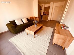 T2 - La Doua / Villeurbanne - Meublé + Balcon + Parking