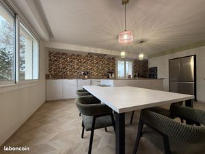 Maison 8 pièces 200 m²