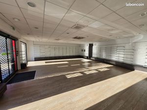Local commercial 218 m² SAINT NICOLAS DE LA GRAVE