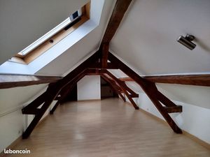 Duplex atypique dans petite copropriété avec cour commune