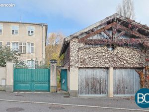 Maison 8 pièces 300 m²