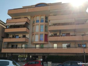 Garage sécurisé 23m² Place de la République