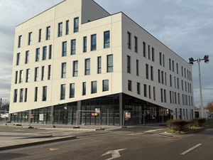 Bethune (62) - a louer cellules commerciales/ activite/bureaux