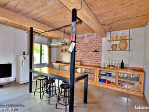 Particulier loue splendide loft meublé à Cuers