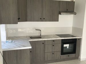 Loue très bel F3 entièrement rénové avec terrasse