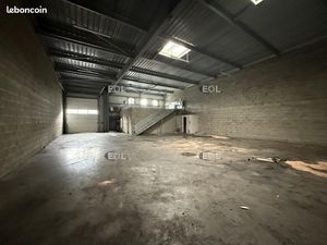 Local bureaux 372 m²