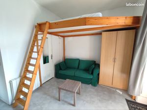 Studio proche meublé  gare  tram et CV