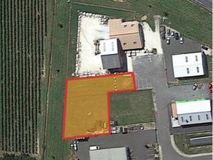 Terrain zone artisanale