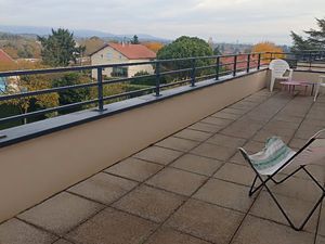 Dernier étage 92 M2 + 60 M2 terrasse