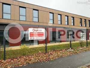 Local d'activité 208 m²