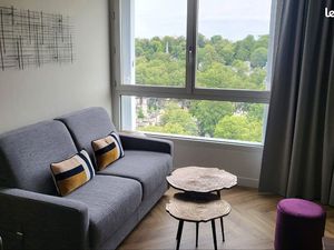 Studio rénové avec vue panoramique – 32 23 m² – Père Lachaise